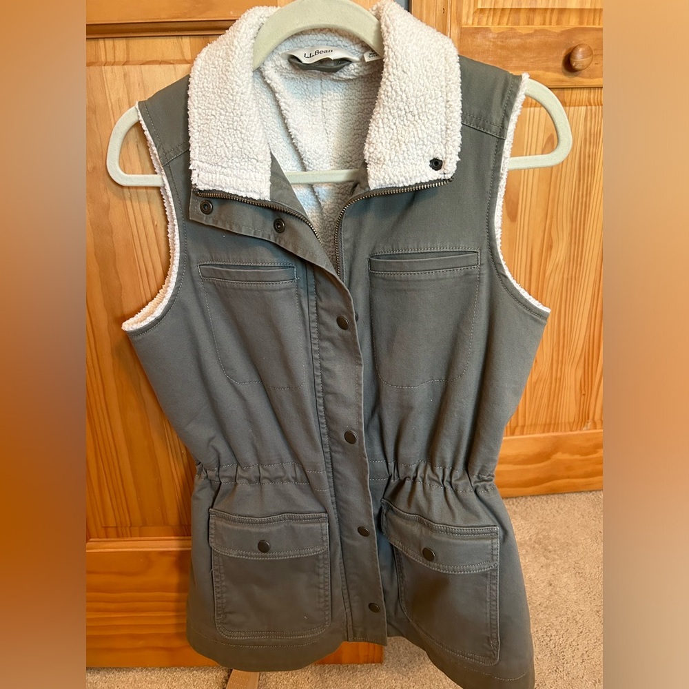 Womens LL bean vest